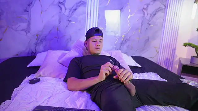 Cloe x Meliodas online show from April 2026 01:57:02 PM
