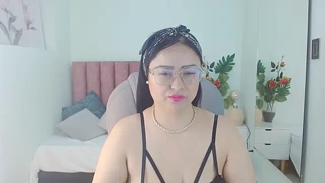 Snapshot of hanne_monroe chatting on April 2026 12:18:02 PM hanne monroe online show from April 2026 12:18:02 PM