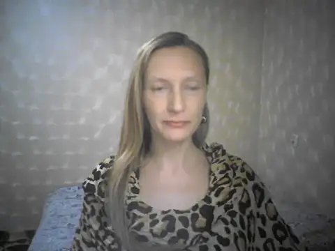 Snapshot of LunaBelle8 chatting on April 2026 05:38:02 PM LunaBelle8 online show from April 2026 05:38:02 PM