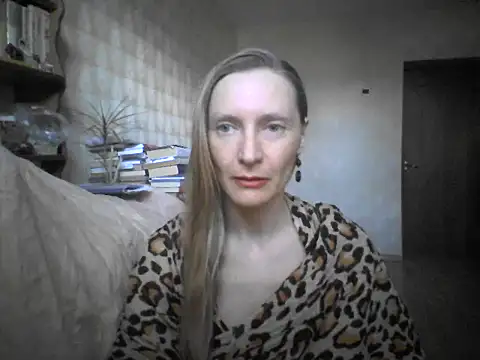 Snapshot of LunaBelle8 chatting on April 2026 02:33:01 PM LunaBelle8 online show from April 2026 02:33:01 PM