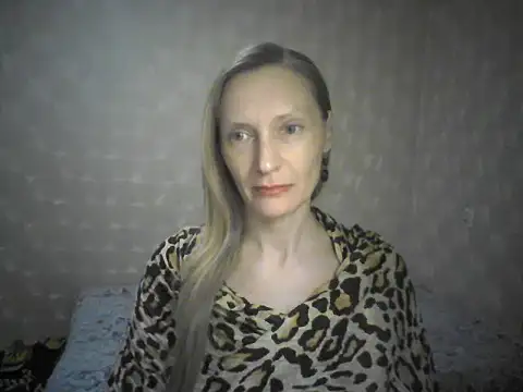 Snapshot of LunaBelle8 chatting on May 2026 05:51:02 PM LunaBelle8 online show from May 2026 05:51:02 PM