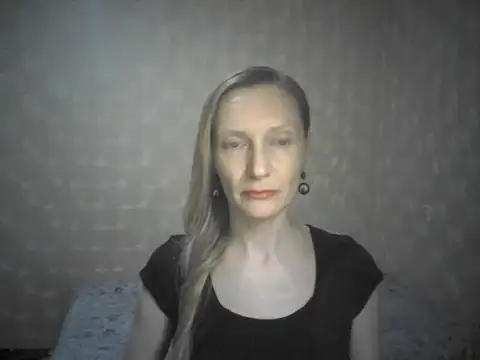 Snapshot of LunaBelle8 chatting on May 2026 06:14:02 PM LunaBelle8 online show from May 2026 06:14:02 PM