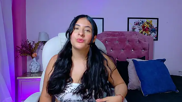 Snapshot of Maggiee_1 chatting on April 2026 07:26:01 PM Maggiee 1 online show from April 2026 07:26:01 PM