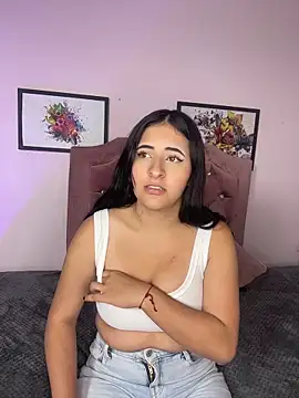 Snapshot of Maggiee_1 chatting on May 2026 07:11:01 PM Maggiee 1 online show from May 2026 07:11:01 PM