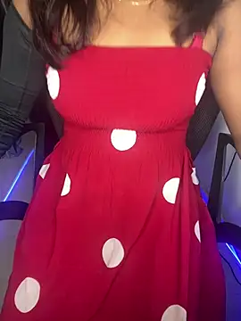 VelvetNaina online show from May 2026 12:35:01 PM