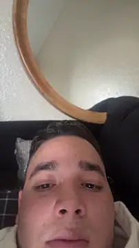 Snapshot of Oi-zuki chatting on April 2026 12:08:01 AM Oi-zuki online show from April 2026 12:08:01 AM