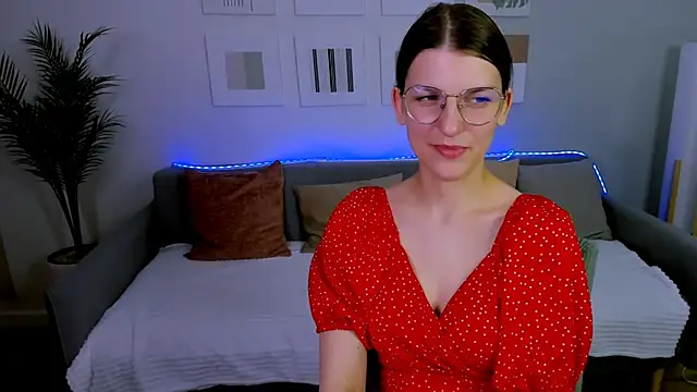 Snapshot of AnnaThorne chatting on April 2026 10:06:01 AM AnnaThorne online show from April 2026 10:06:01 AM