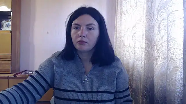 Snapshot of AlinaxJames chatting on April 2026 05:43:02 AM AlinaxJames online show from April 2026 05:43:02 AM