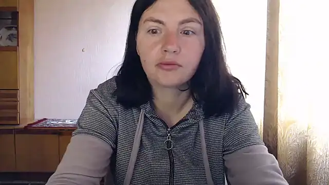 Snapshot of AlinaxJames chatting on April 2026 07:52:01 AM AlinaxJames online show from April 2026 07:52:01 AM