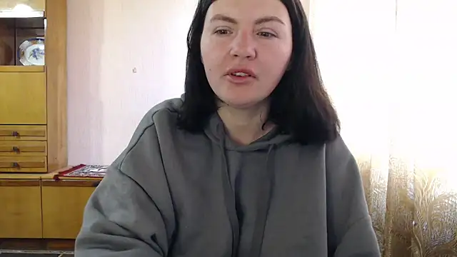 Snapshot of AlinaxJames chatting on April 2026 07:45:01 AM AlinaxJames online show from April 2026 07:45:01 AM