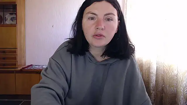 Snapshot of AlinaxJames chatting on May 2026 08:32:02 AM AlinaxJames online show from May 2026 08:32:02 AM