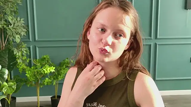 Snapshot of French_Fry chatting on July 2026 03:21:02 PM French Fry online show from July 2026 03:21:02 PM
