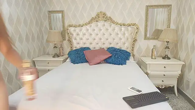 Snapshot of Vicky_Sky_ chatting on May 2026 11:39:02 AM Vicky Sky online show from May 2026 11:39:02 AM