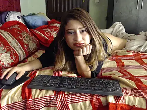 Snapshot of AnnieLorin chatting on April 2026 02:14:01 AM AnnieLorin online show from April 2026 02:14:01 AM