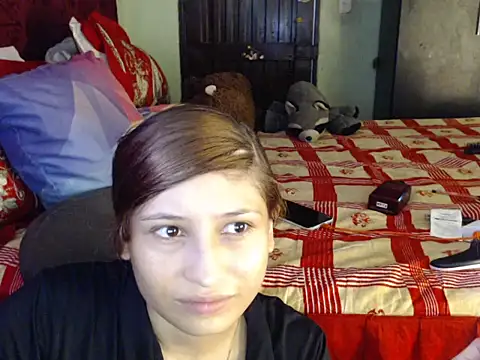 Snapshot of AnnieLorin chatting on April 2026 04:44:01 PM AnnieLorin online show from April 2026 04:44:01 PM
