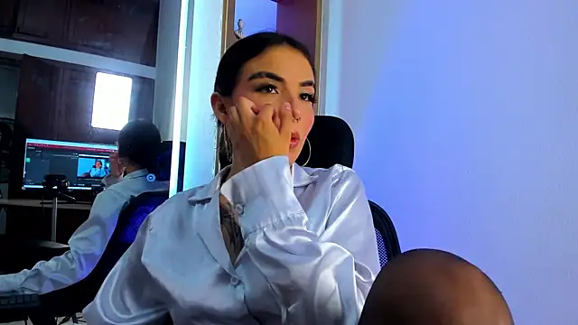 isabella hv online show from May 2026 07:44:02 PM