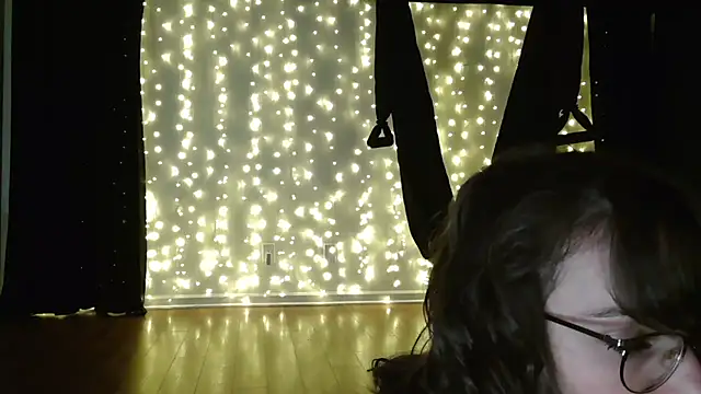 Snapshot of BaileyMFox chatting on April 2026 11:40:02 PM BaileyMFox online show from April 2026 11:40:02 PM