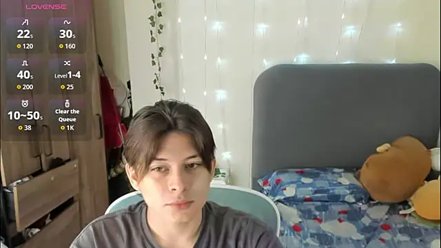 Snapshot of Felixzyn chatting on April 2026 07:39:01 PM Felixzyn online show from April 2026 07:39:01 PM