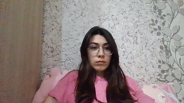 Snapshot of AliceDiamond5432 chatting on May 2026 07:18:01 PM AliceDiamond5432 online show from May 2026 07:18:01 PM