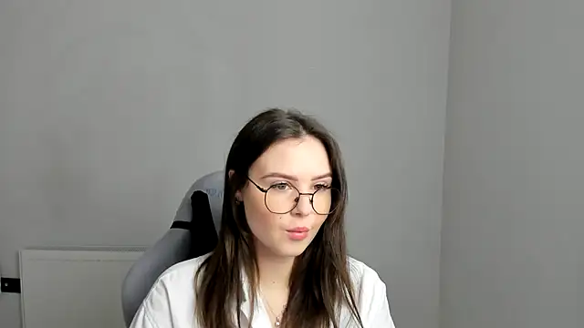 Snapshot of Regina_cute_ chatting on April 2026 06:38:01 AM Regina cute online show from April 2026 06:38:01 AM