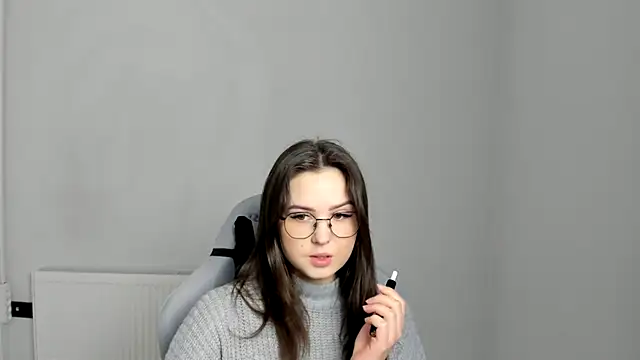 Snapshot of Regina_cute_ chatting on April 2026 11:19:02 AM Regina cute online show from April 2026 11:19:02 AM