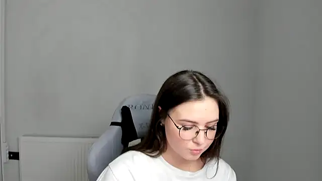Snapshot of Regina_cute_ chatting on May 2026 11:15:01 AM Regina cute online show from May 2026 11:15:01 AM