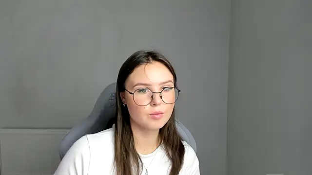 Snapshot of Regina_cute_ chatting on July 2026 06:41:01 AM Regina cute online show from July 2026 06:41:01 AM