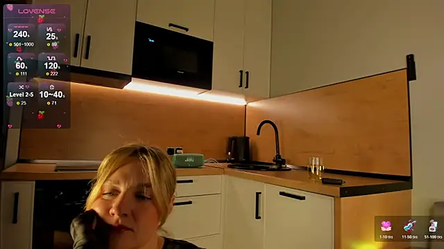 Snapshot of Fedoseya_Love_u chatting on April 2026 04:31:02 PM Fedoseya Love u online show from April 2026 04:31:02 PM