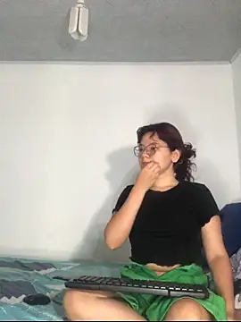 Snapshot of Evaa_02 chatting on June 2026 11:56:02 AM Evaa 02 online show from June 2026 11:56:02 AM