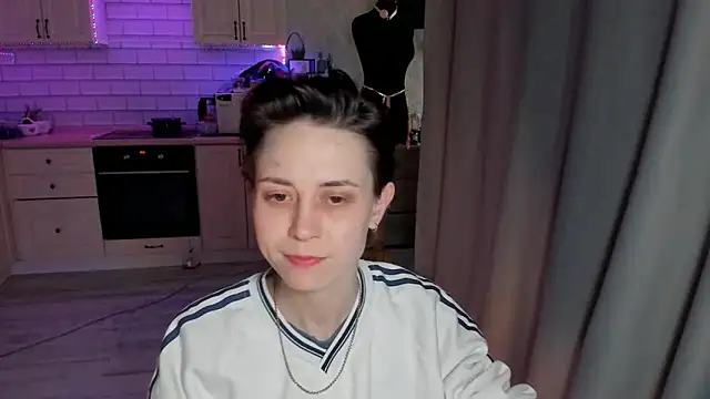 EVAARUS online show from April 2026 07:58:01 PM