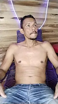 Snapshot of El_junior21 chatting on April 2026 02:15:02 PM El junior21 online show from April 2026 02:15:02 PM