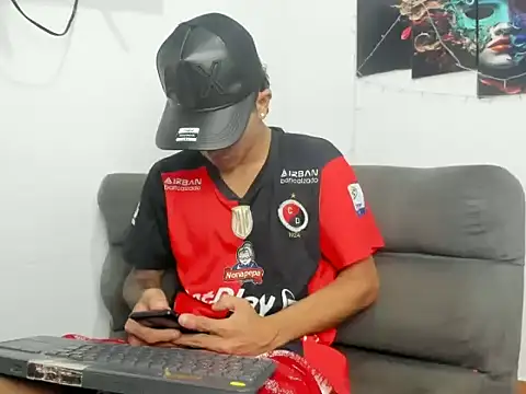 Snapshot of MaikDEMON_latino chatting on April 2026 04:20:01 PM MaikDEMON latino online show from April 2026 04:20:01 PM