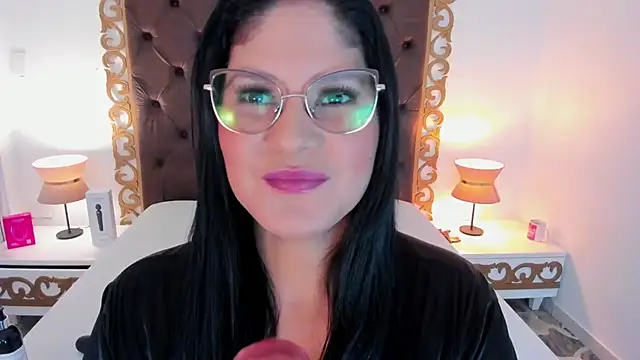 Snapshot of AlinaVegaa_ chatting on April 2026 07:49:02 PM AlinaVegaa online show from April 2026 07:49:02 PM