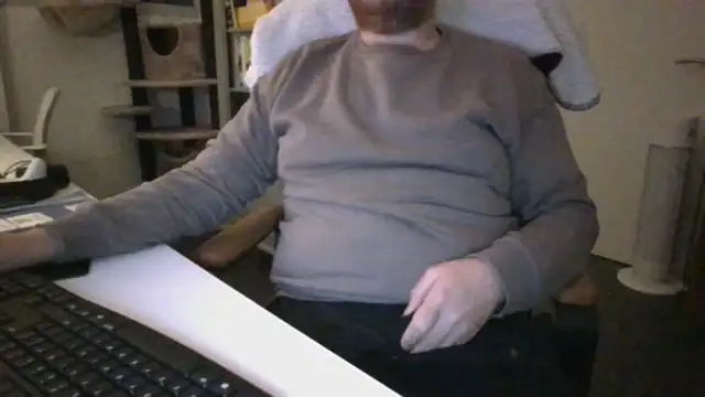richard9718 online show from May 2026 08:25:01 PM