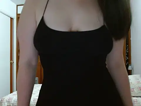 Snapshot of Kristal_m chatting on April 2026 04:15:02 AM Kristal m online show from April 2026 04:15:02 AM