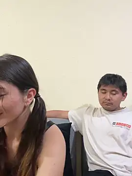 Snapshot of isarosee_oliversex chatting on April 2026 04:37:02 AM isarosee oliversex online show from April 2026 04:37:02 AM