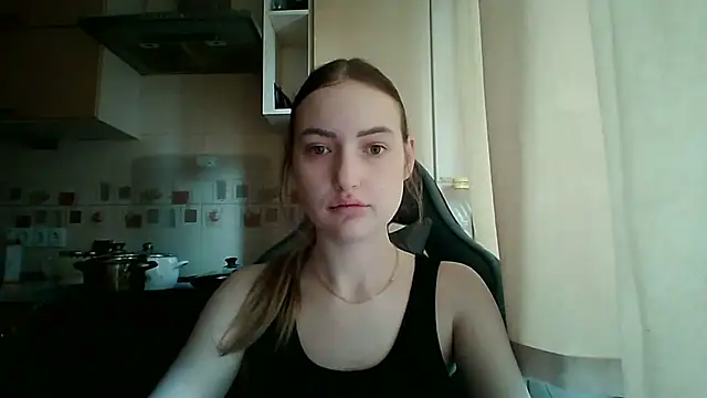 Snapshot of Lisanta chatting on April 2026 11:13:02 AM Lisanta online show from April 2026 11:13:02 AM