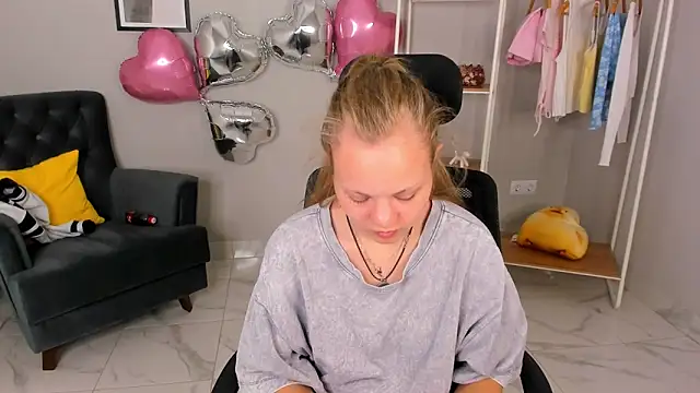 Snapshot of Ellen_Mafour chatting on April 2026 10:54:01 AM Ellen Mafour online show from April 2026 10:54:01 AM