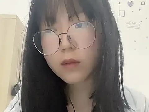 Snapshot of Belle-LL chatting on April 2026 11:38:01 AM Belle-LL online show from April 2026 11:38:01 AM