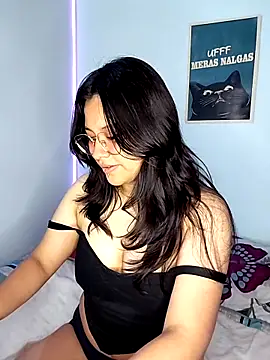 Snapshot of _Juno chatting on May 2026 12:12:02 PM Juno online show from May 2026 12:12:02 PM