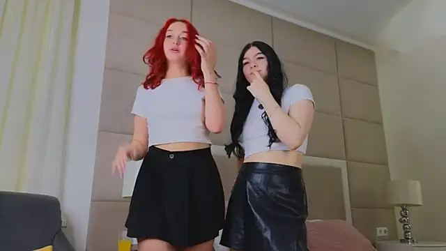 Snapshot of TaffyLune chatting on April 2026 09:19:02 AM TaffyLune online show from April 2026 09:19:02 AM