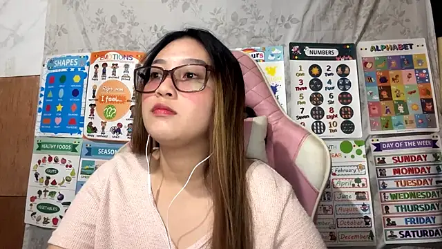 Snapshot of SusannaPassarelli chatting on April 2026 08:01:02 AM SusannaPassarelli online show from April 2026 08:01:02 AM