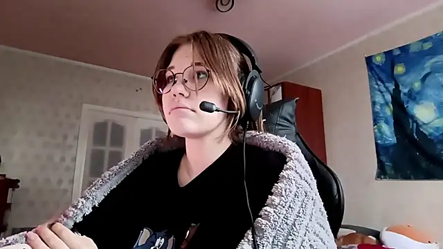 MandieBusby online show from April 2026 03:17:02 PM