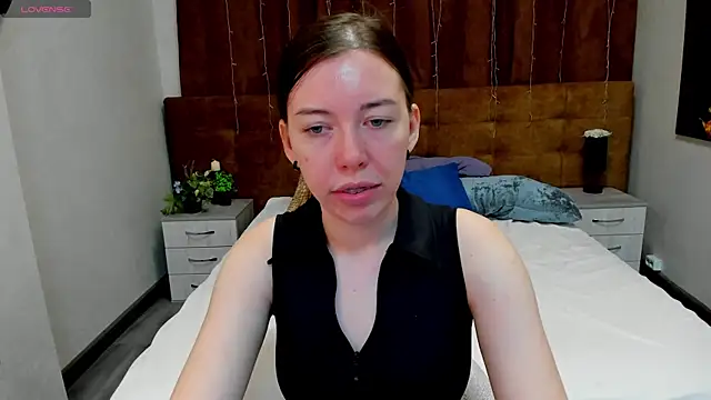 Snapshot of Sandra_Ross chatting on June 2026 01:11:02 AM Sandra Ross online show from June 2026 01:11:02 AM