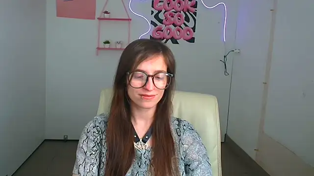 Snapshot of Luna_Tantra chatting on June 2026 10:35:01 PM Luna Tantra online show from June 2026 10:35:01 PM