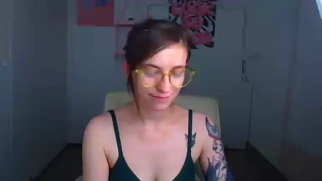 Snapshot of Luna_Tantra chatting on June 2026 01:06:02 PM Luna Tantra online show from June 2026 01:06:02 PM