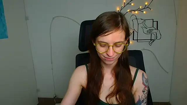 Snapshot of Luna_Tantra chatting on July 2026 01:50:01 PM Luna Tantra online show from July 2026 01:50:01 PM