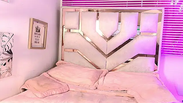 Snapshot of Milf_vero chatting on April 2026 02:40:01 PM Milf vero online show from April 2026 02:40:01 PM