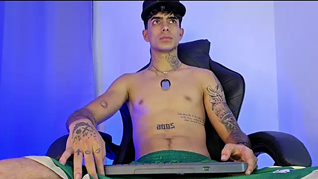 MIGUEL AGUIRRECA online show from April 2026 02:51:02 AM