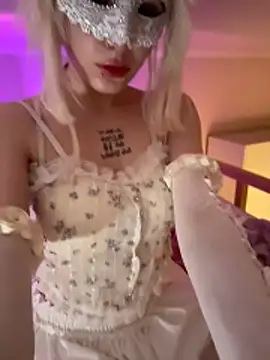 Snapshot of mistresskwon chatting on April 2026 01:10:02 AM mistresskwon online show from April 2026 01:10:02 AM